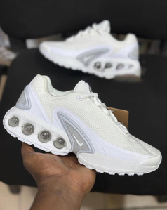 Baskets Nike Air Max TN Blanches - Sneakers Futuristes-primary